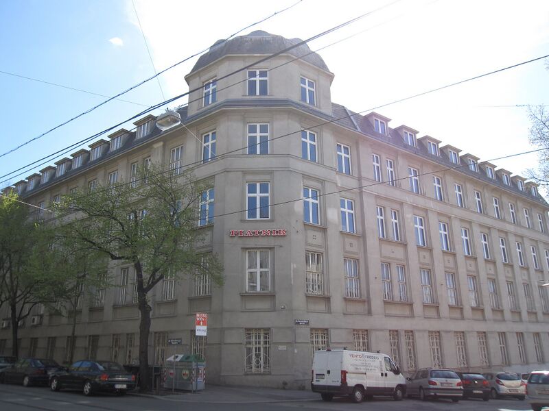 Datei:SPKW-Schauseite-Piatnik-Fabrik-Huetteldorfer-Strasse.jpg